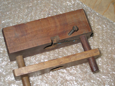 Rwandan wood screw cutter